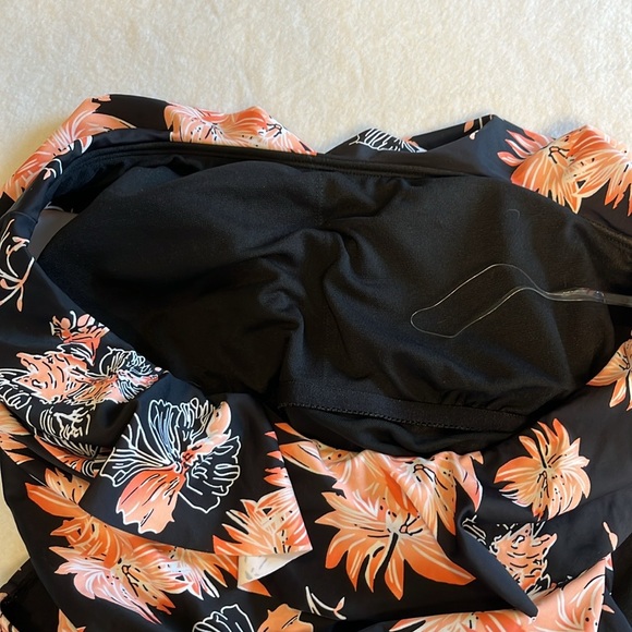 Hilor swimsuit - Picture 3 of 9